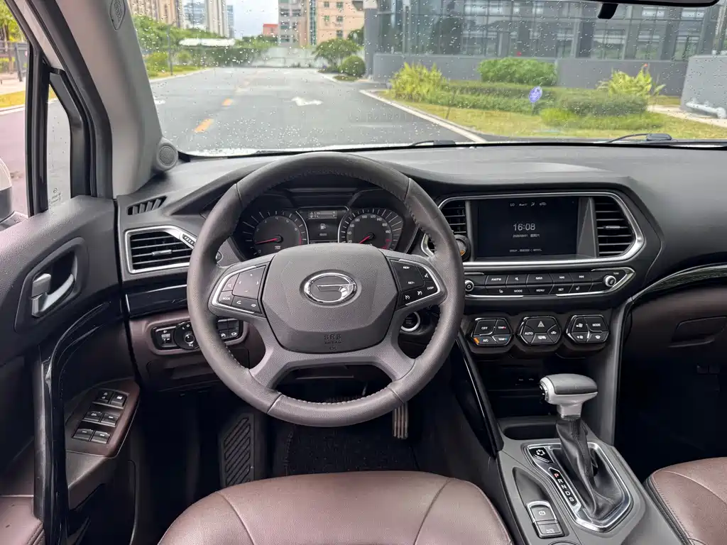 GAC Trumpchi GS4 2017 — фото 7