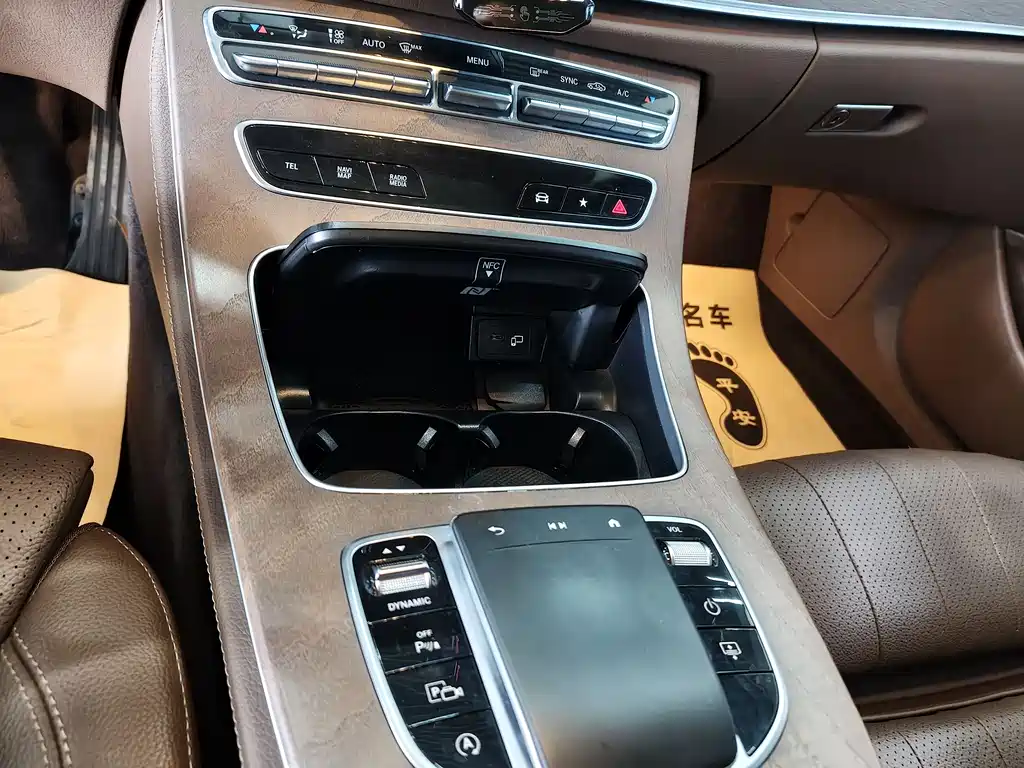 Mercedes-Benz E-Class 2022 — фото 15