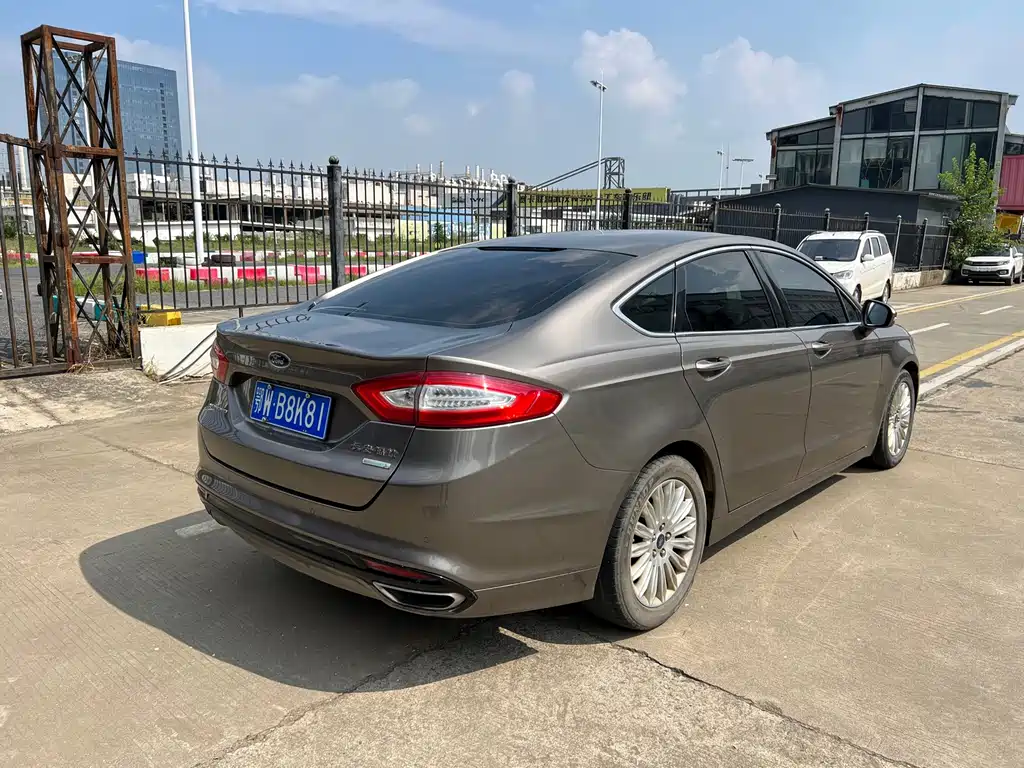 Ford Mondeo 2016 — фото 13