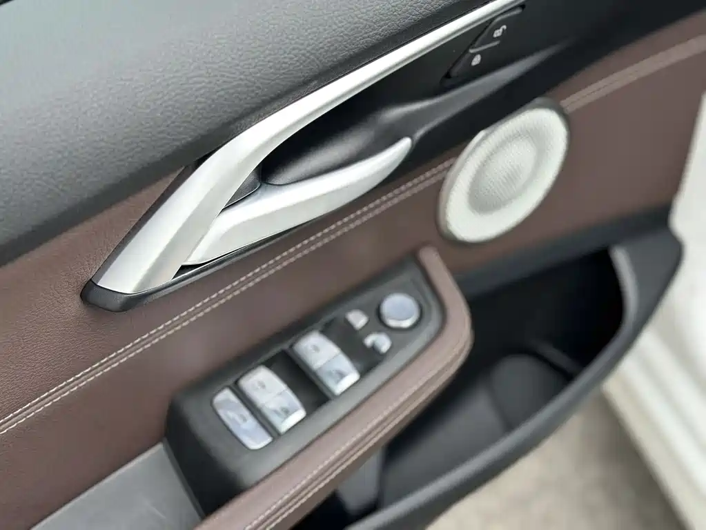 BMW 1 Series 2020 — фото 10