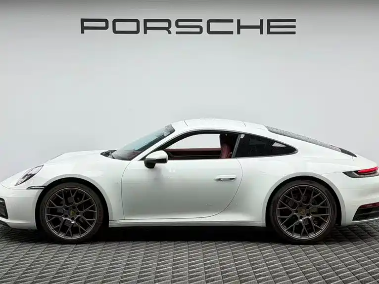 Porsche 911 2023 — фото 4