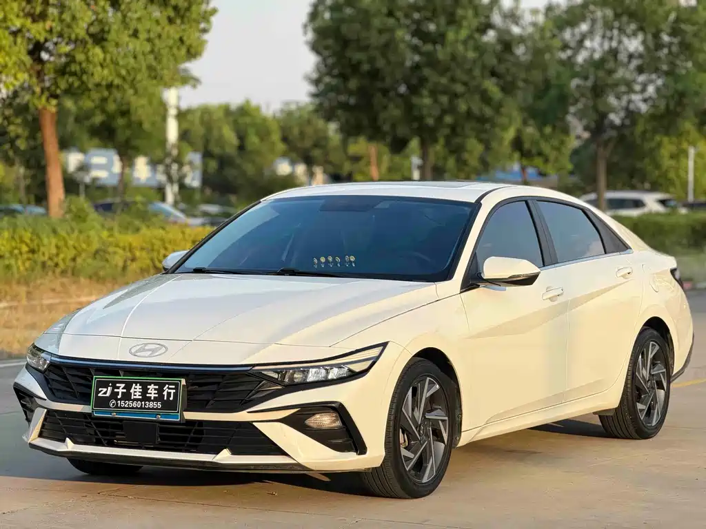 Hyundai Elantra 2024