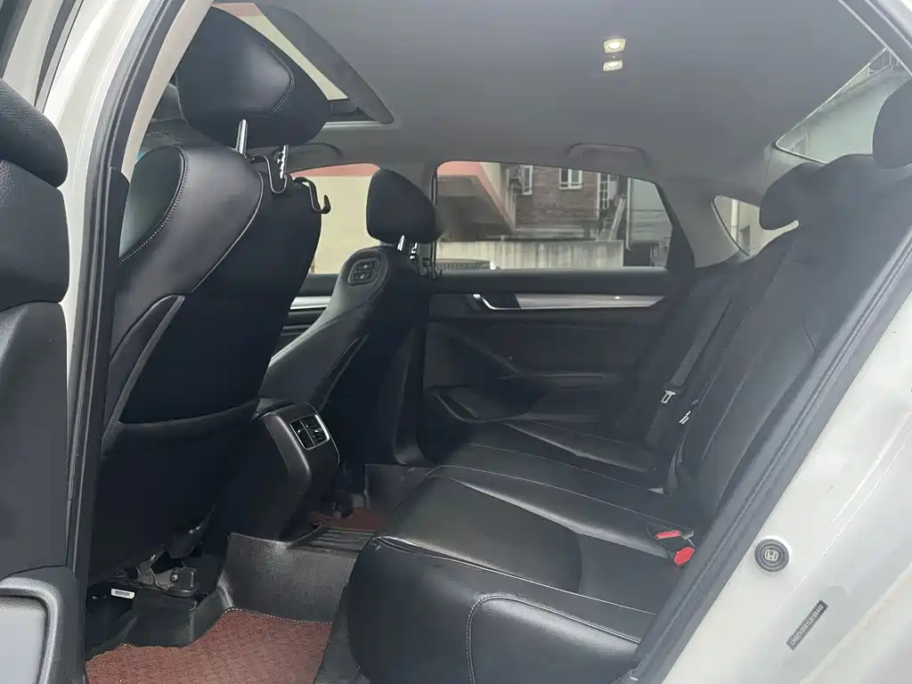 Honda Accord 2020 — фото 13