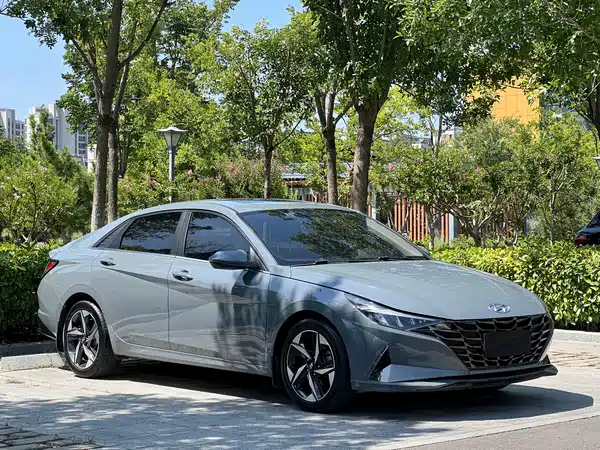 Hyundai Elantra 2023