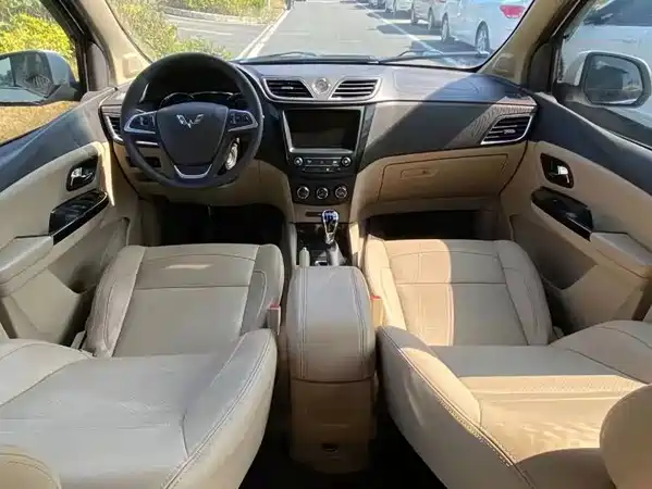 Wuling Hongguang 2017