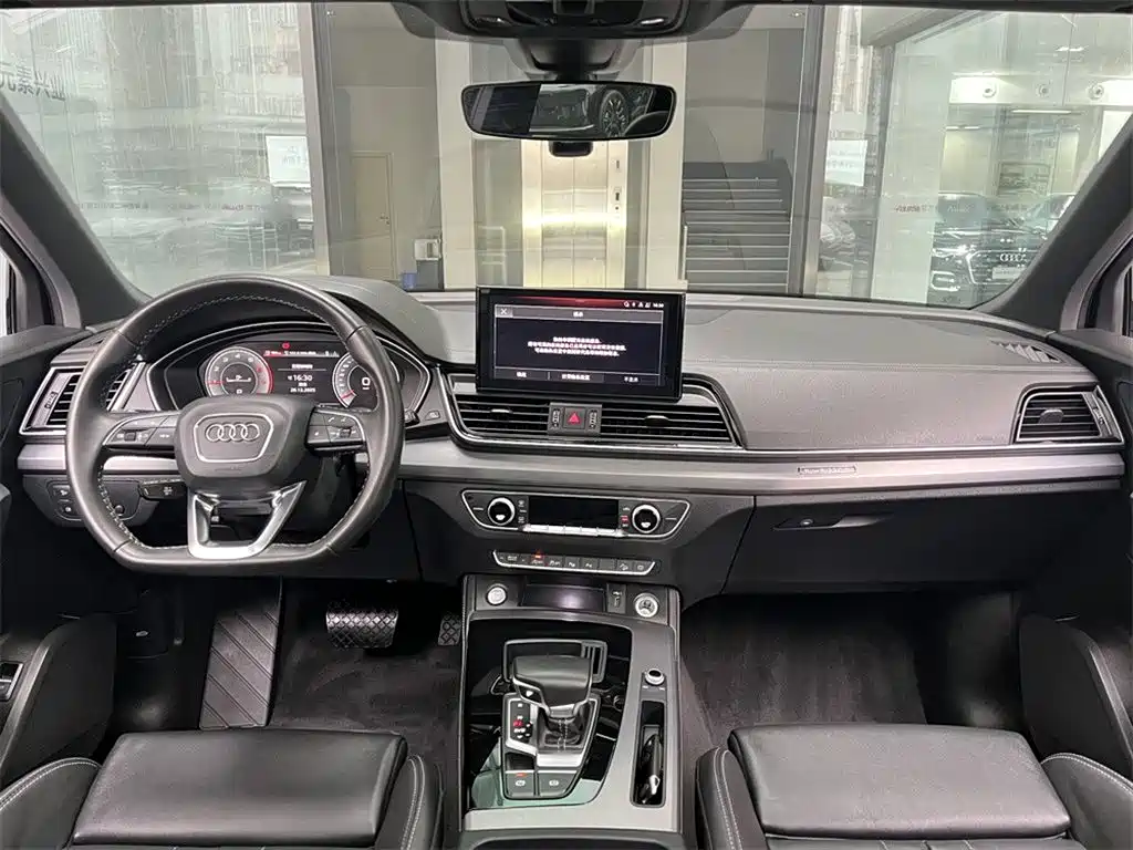 Audi Q5L Sportback 2021 — фото 6