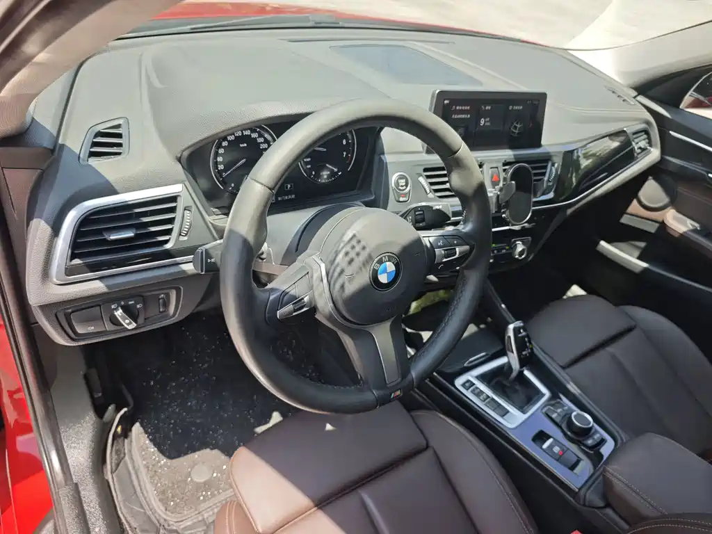 BMW 1 Series 2020 — фото 10