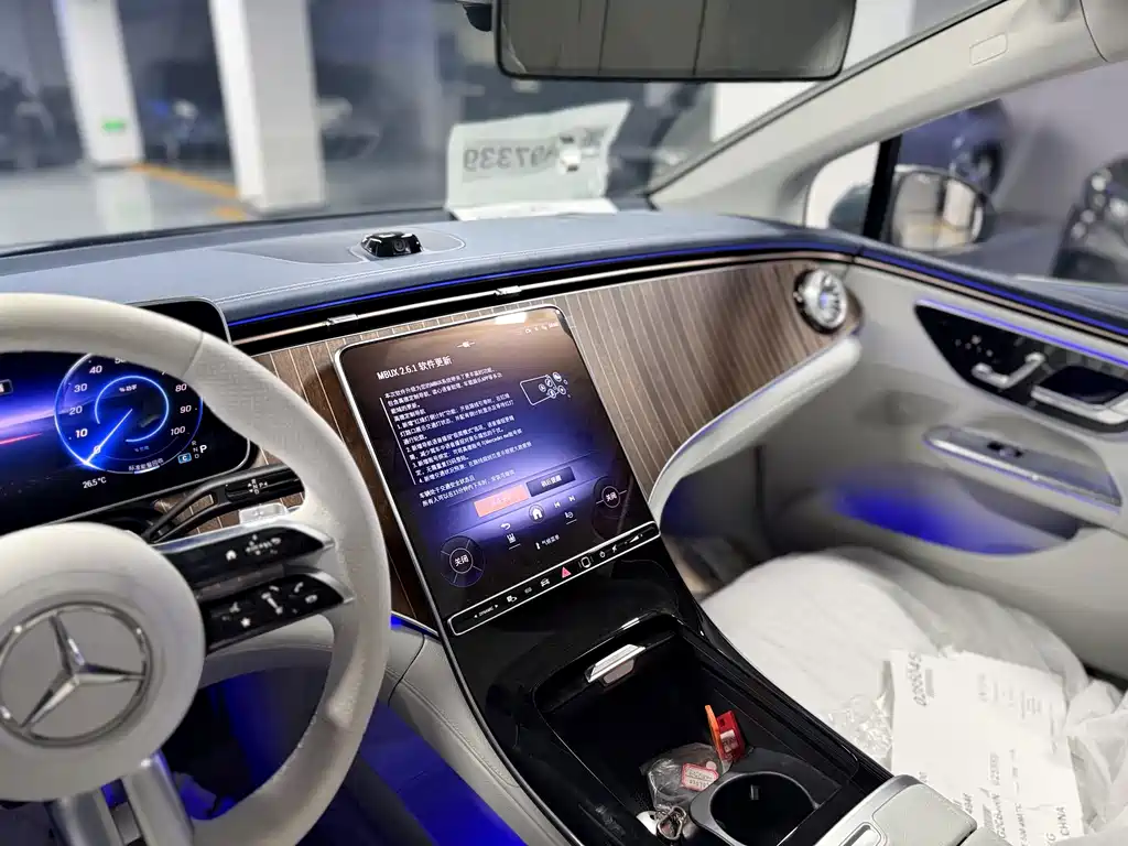 Mercedes-Benz EQE 2025 — фото 17