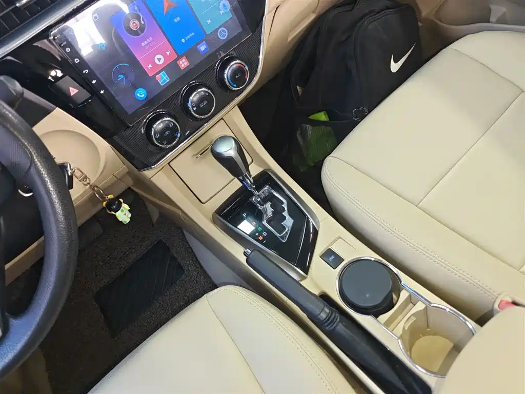 Toyota Corolla 2015 — фото 14