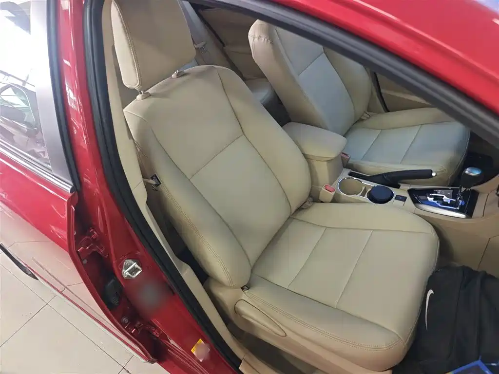 Toyota Corolla 2015 — фото 25