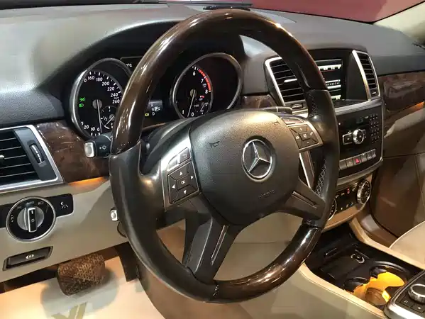 Mercedes-Benz M-Class 2014
