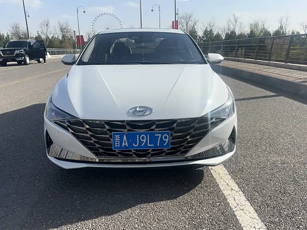 Hyundai Elantra 2022 — фото 4