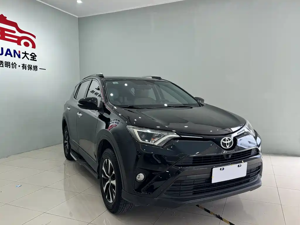 Toyota RAV4 2018 — фото 3