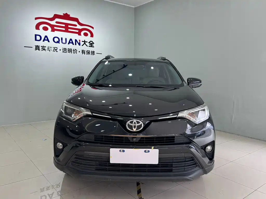 Toyota RAV4 2018 — фото 2