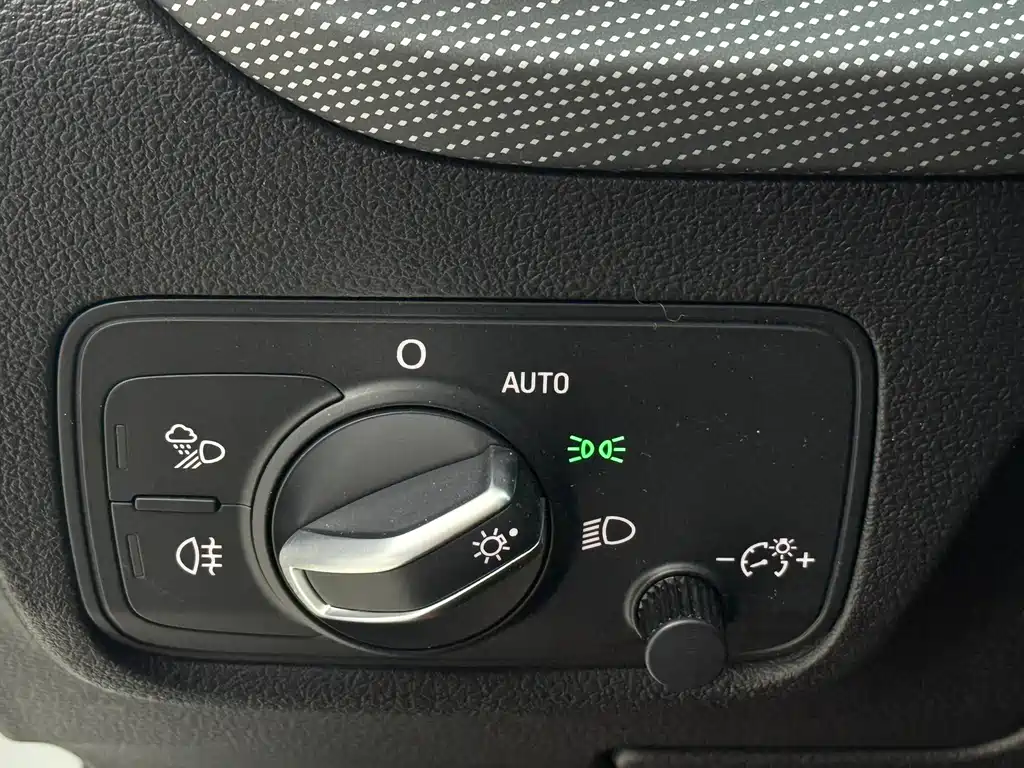 Audi Q2L 2022 — фото 16
