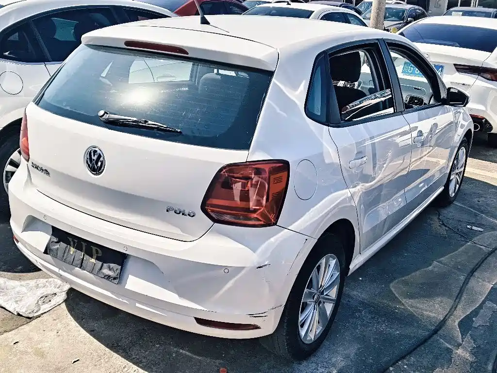 Volkswagen Polo 2014 — фото 12