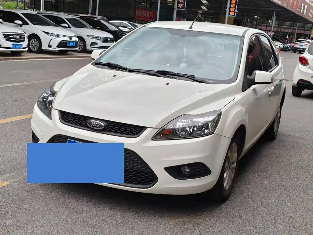 Ford Focus 2015 — фото 1