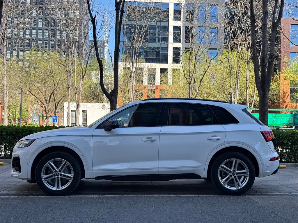 Audi Q5L 2022 — фото 4