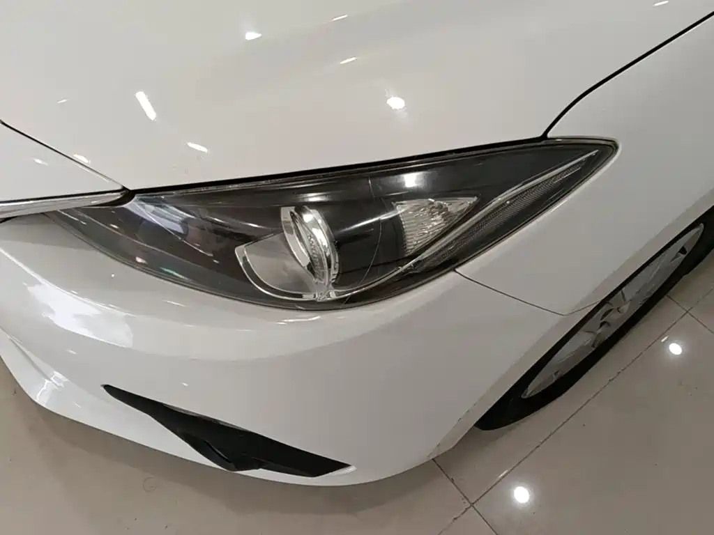 Mazda 3 Axela 2016 — фото 24