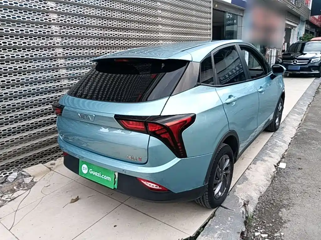 Neta V 2022