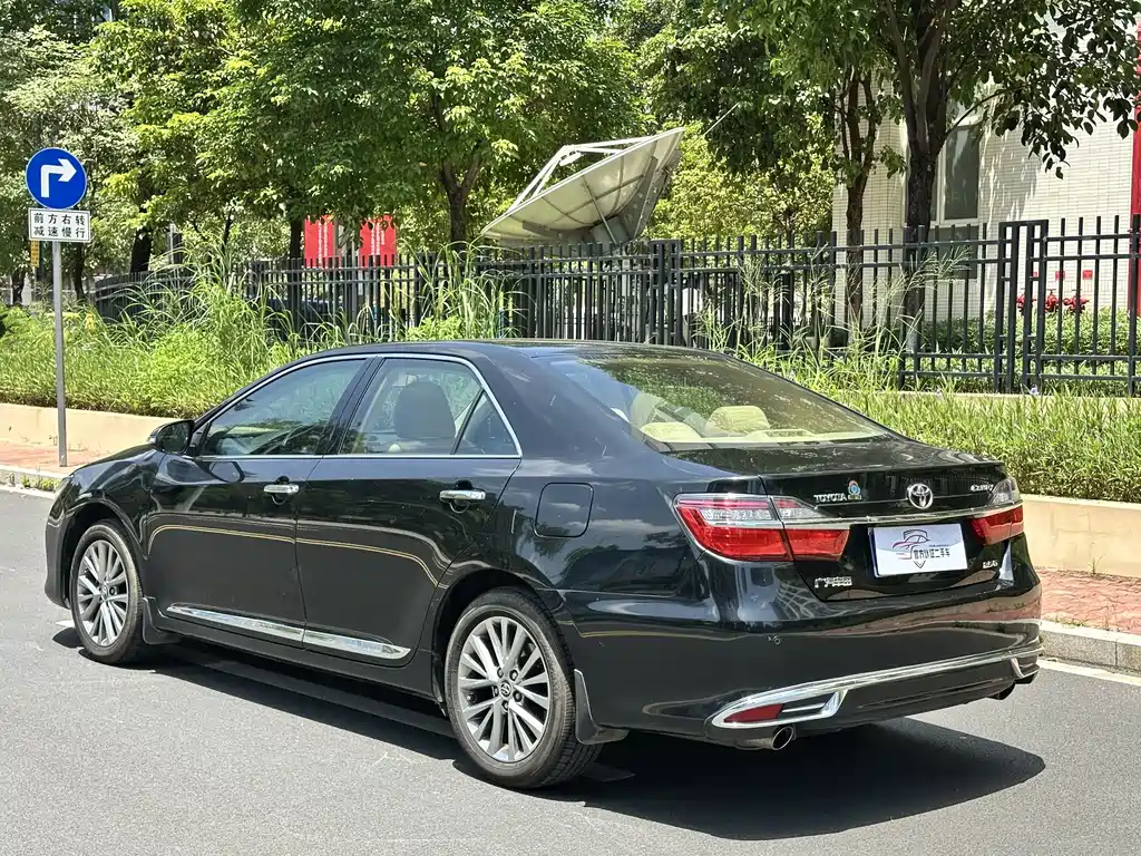 Toyota Camry 2016 — фото 14