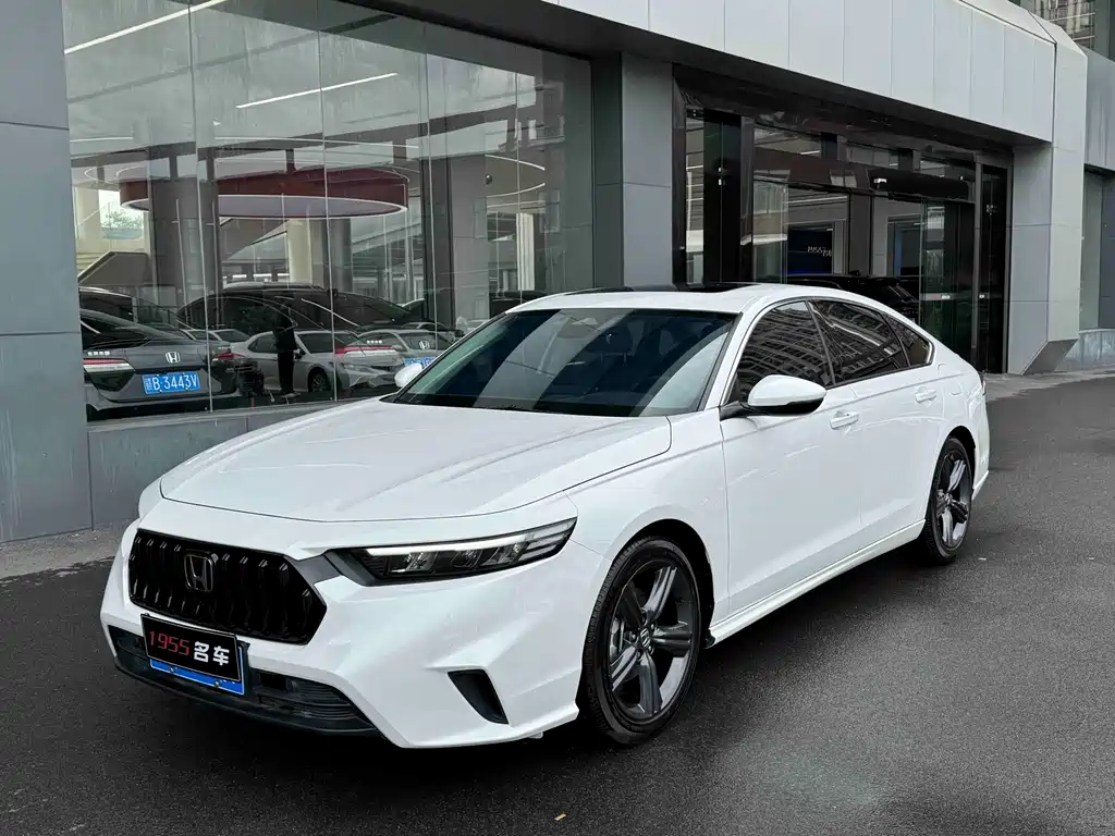 Honda Inspire 2025 — фото 1