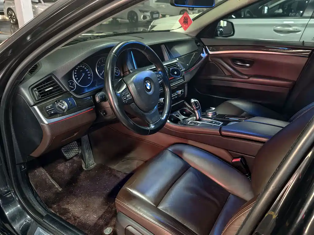 BMW 5 Series 2015 — фото 8