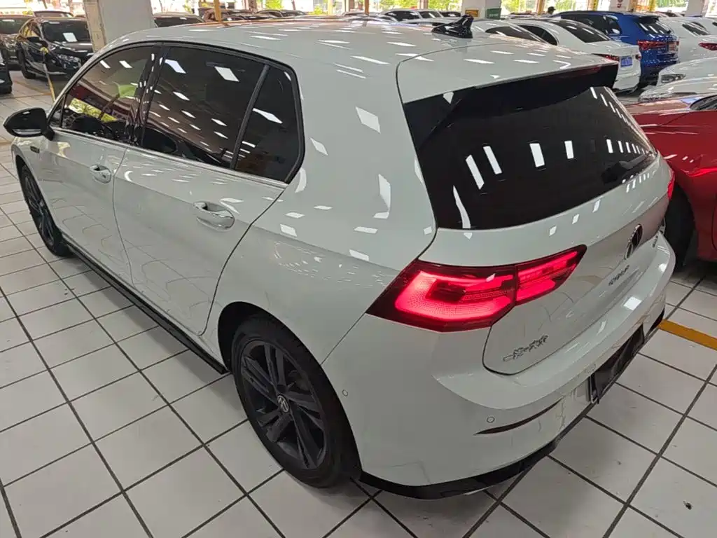 Volkswagen Golf 2024