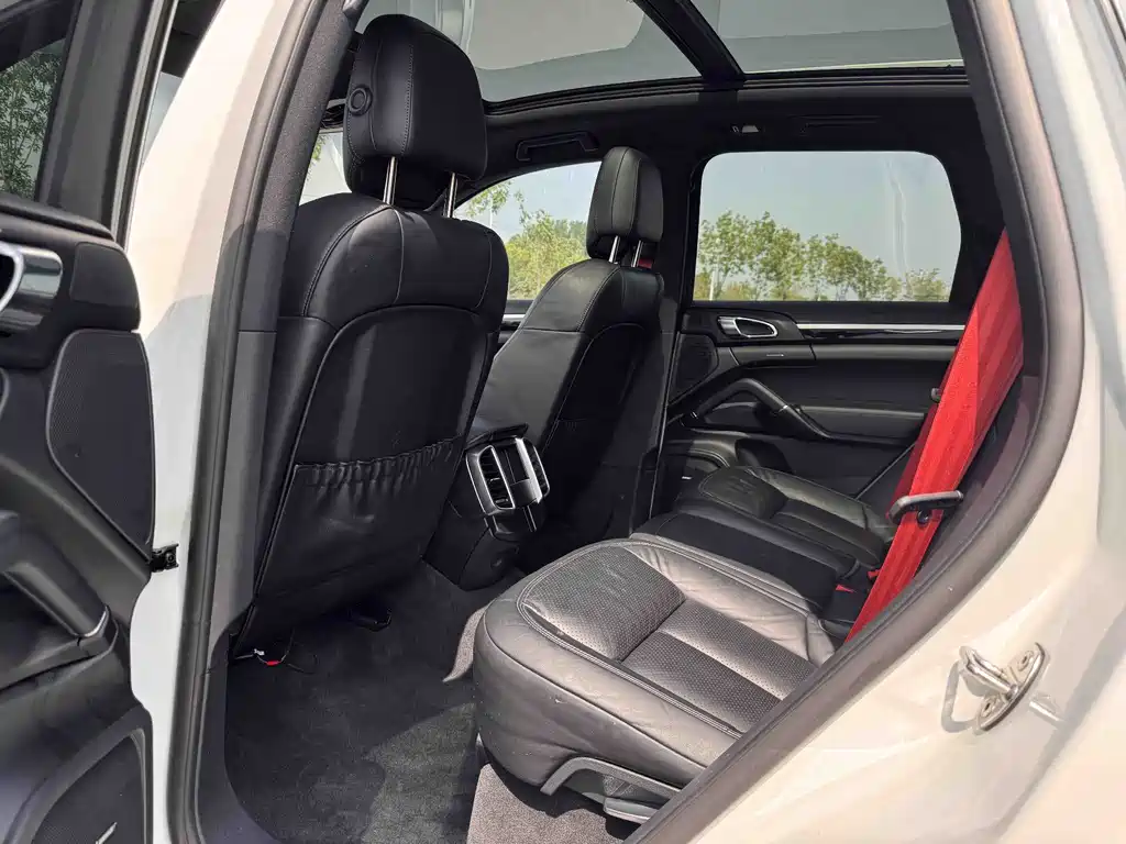 Porsche Cayenne Hybrid 2018 — фото 14