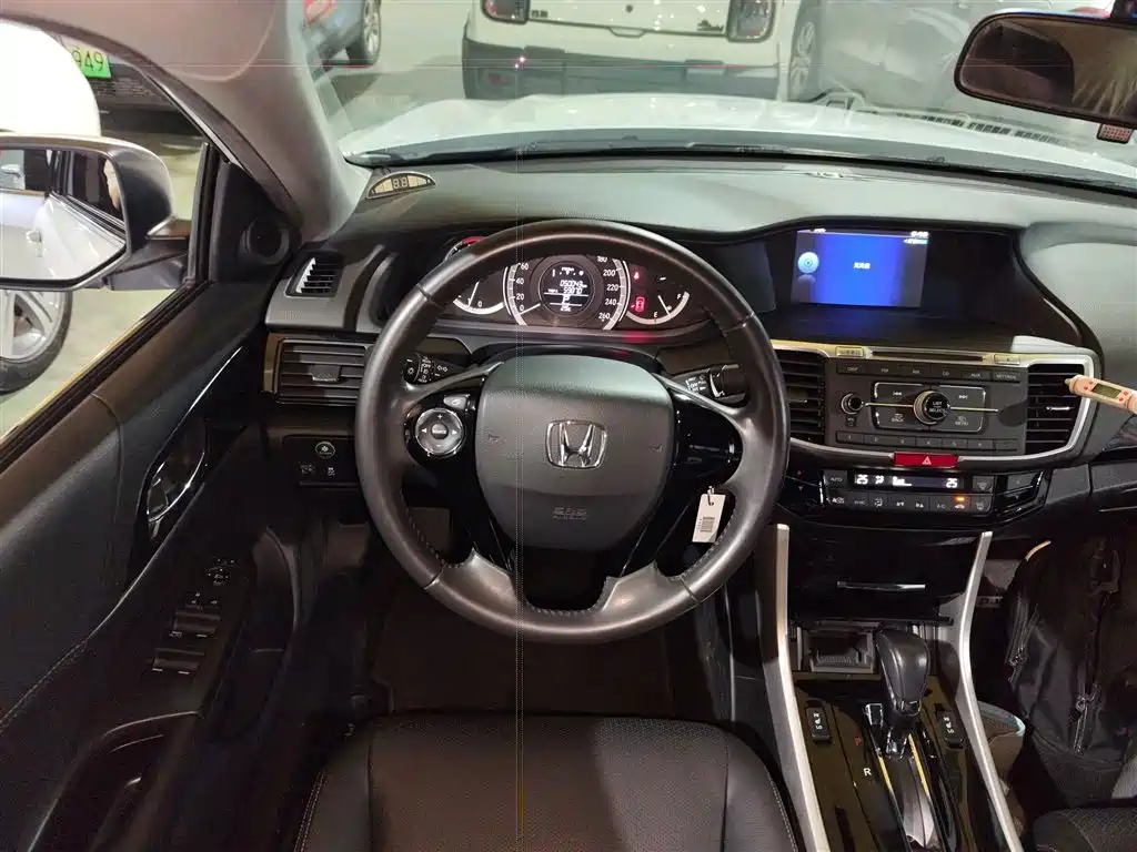Honda Accord 2017 — фото 11