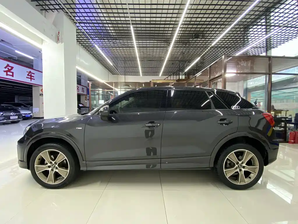 Audi Q2L 2022
