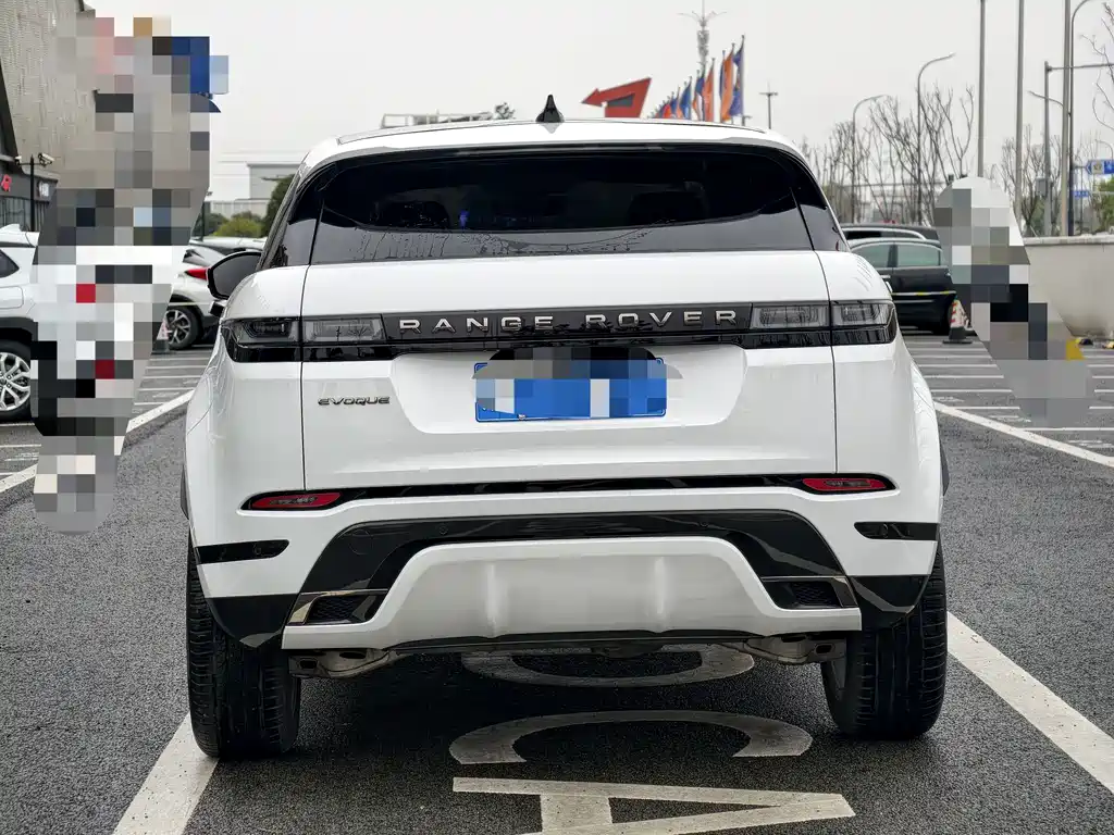 Land Rover Evoque 2023 — фото 9