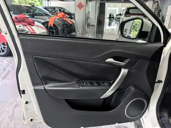 MG MG5 2013
