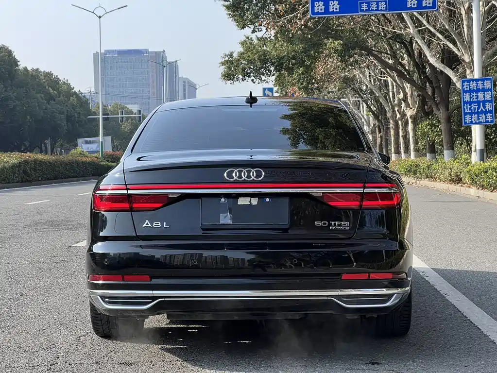 Audi A8 2020 — фото 4