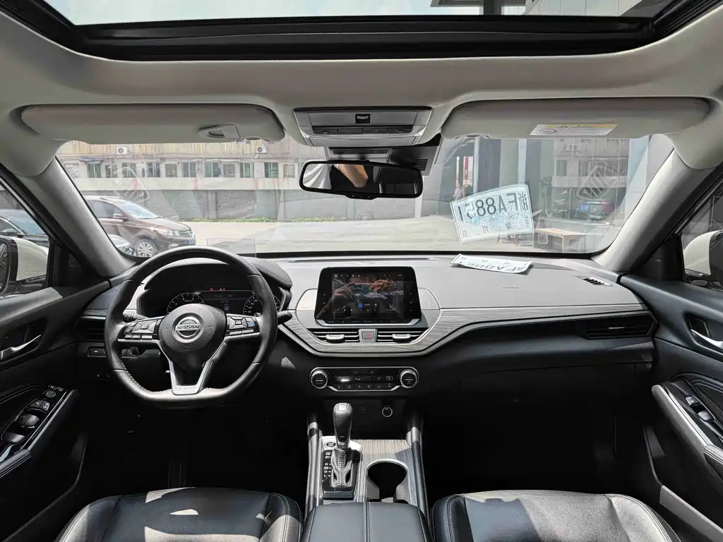 Nissan Teana 2022