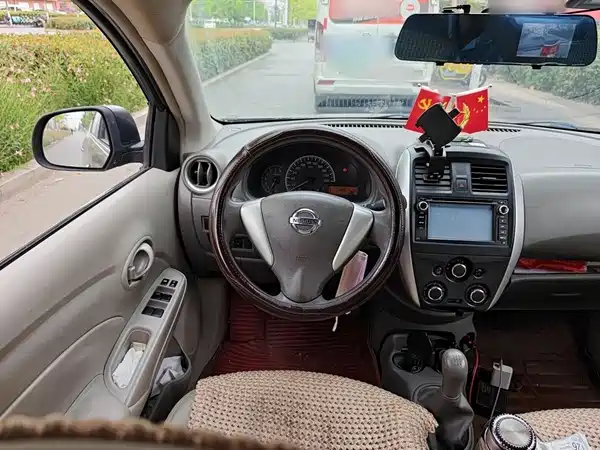 Nissan Sunny 2016