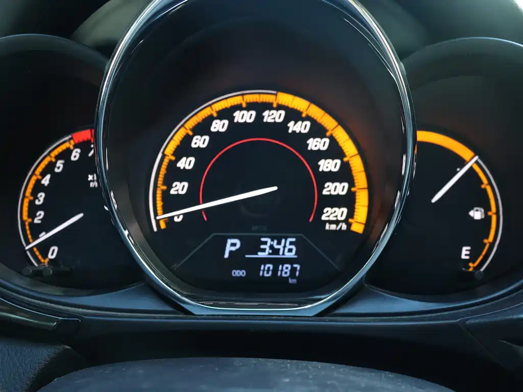Toyota Yaris L 2022 — фото 15