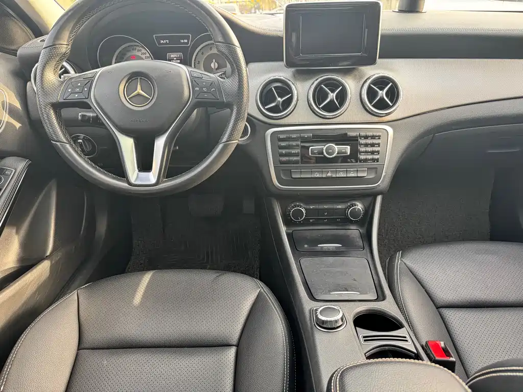 Mercedes-Benz GLA 2015 — фото 10