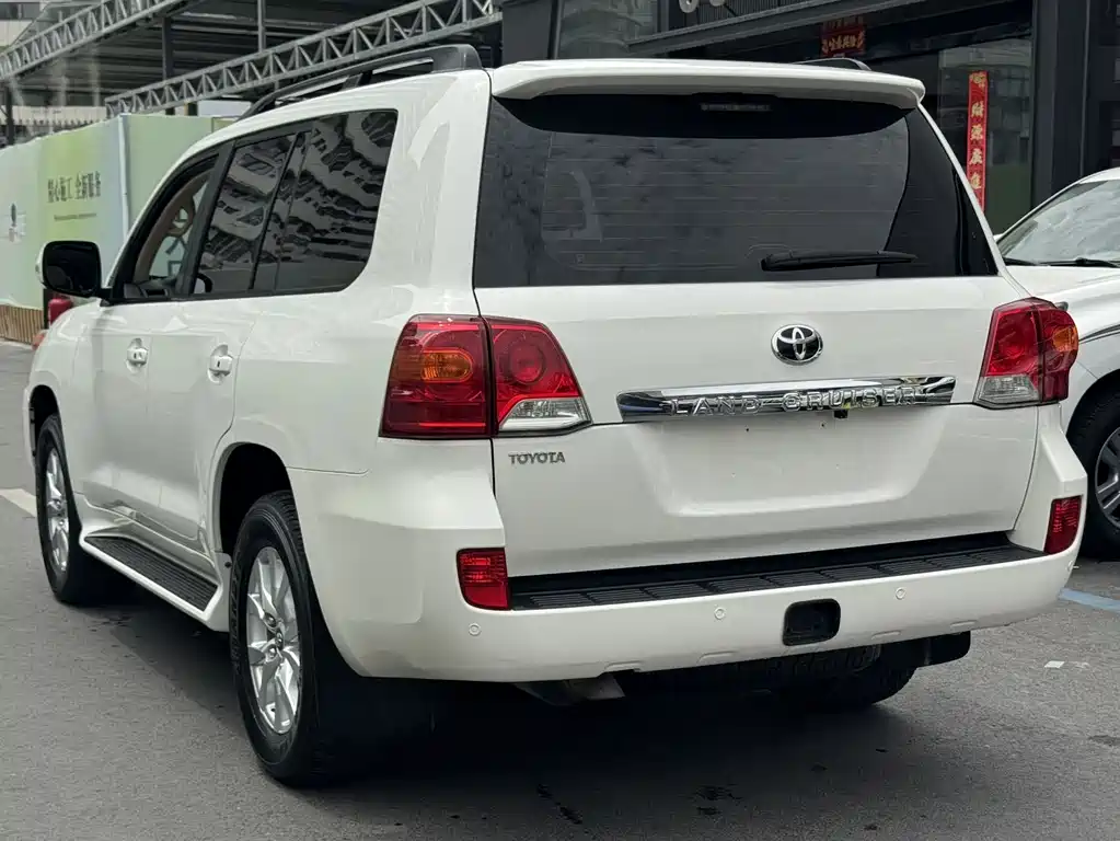 Toyota Land Cruiser 2013 — фото 4