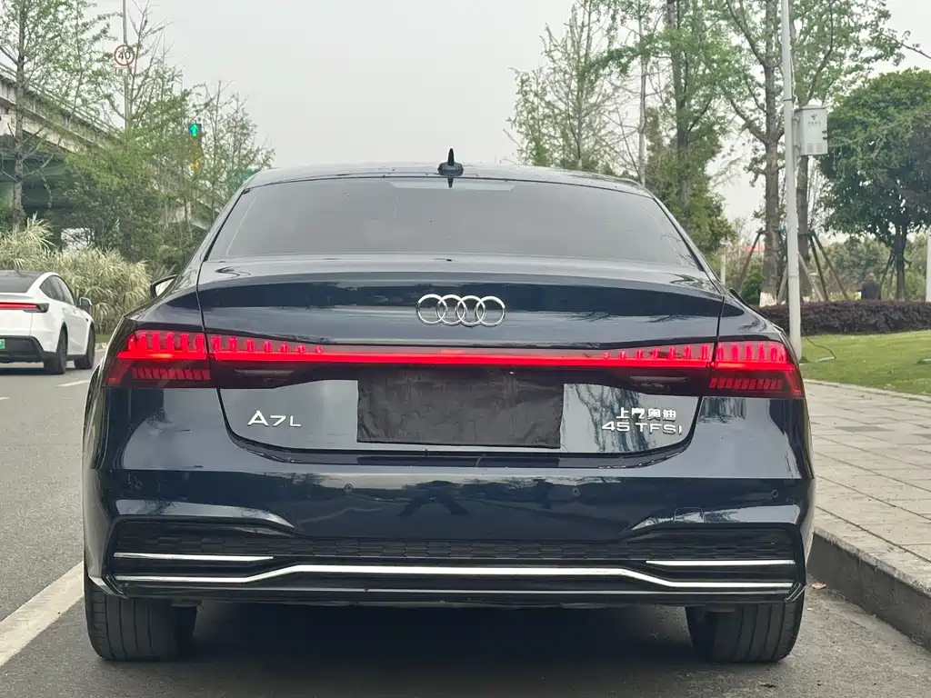 Audi A7L 2025 — фото 17