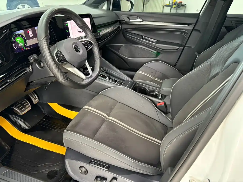 Volkswagen Golf 2023
