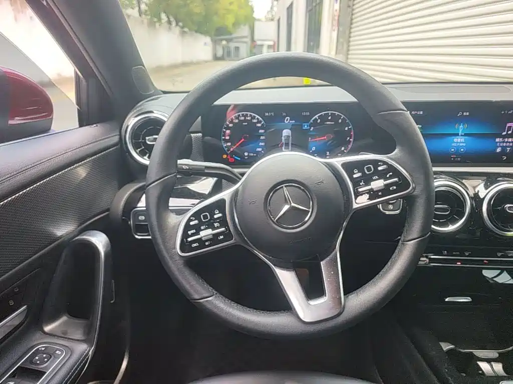 Mercedes-Benz A-Class 2021 — фото 11