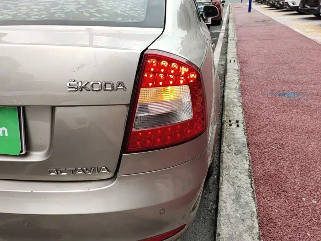 Skoda Octavia 2014 — фото 8