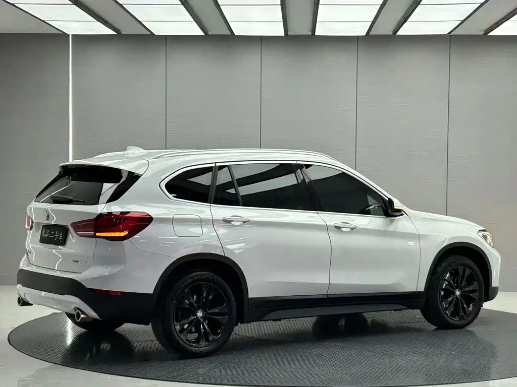 BMW X1 2021 — фото 6