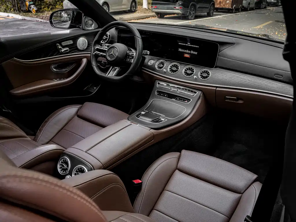 Mercedes-Benz E-Class 2022 — фото 13