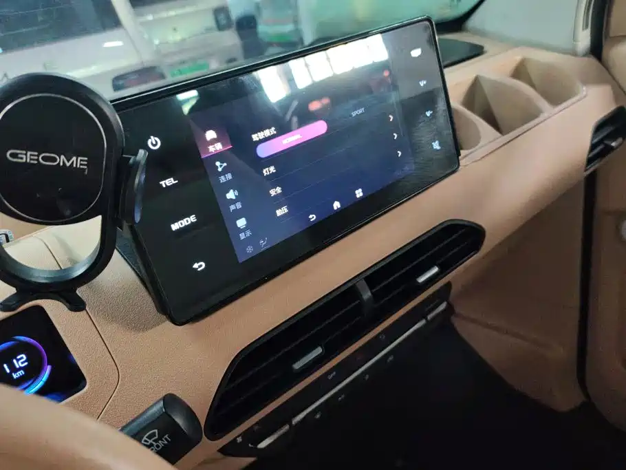 Geely Galaxy Panda 2023 — фото 13