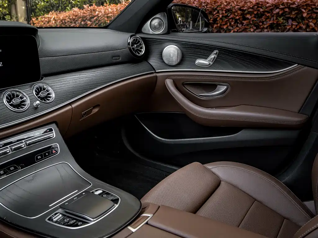 Mercedes-Benz E-Class 2022 — фото 8