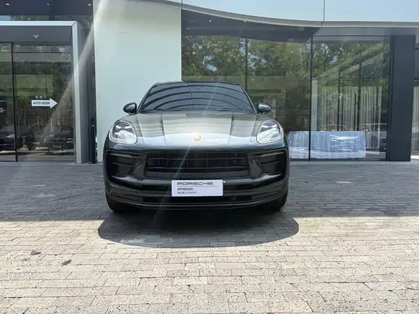Porsche Macan 2025