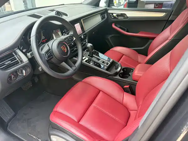 Porsche Macan 2025