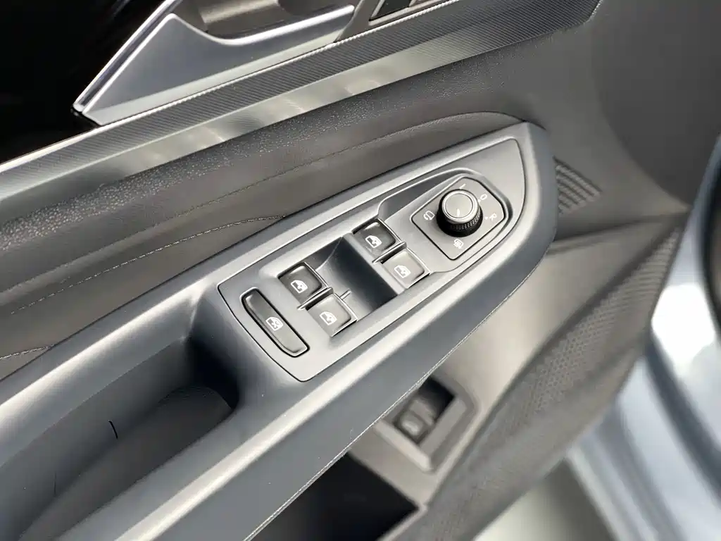 Volkswagen Passat 2022 — фото 25